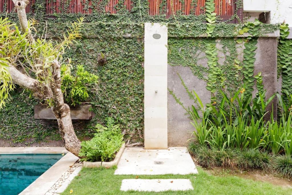 Villa Annecy Seminyak Exteriör bild